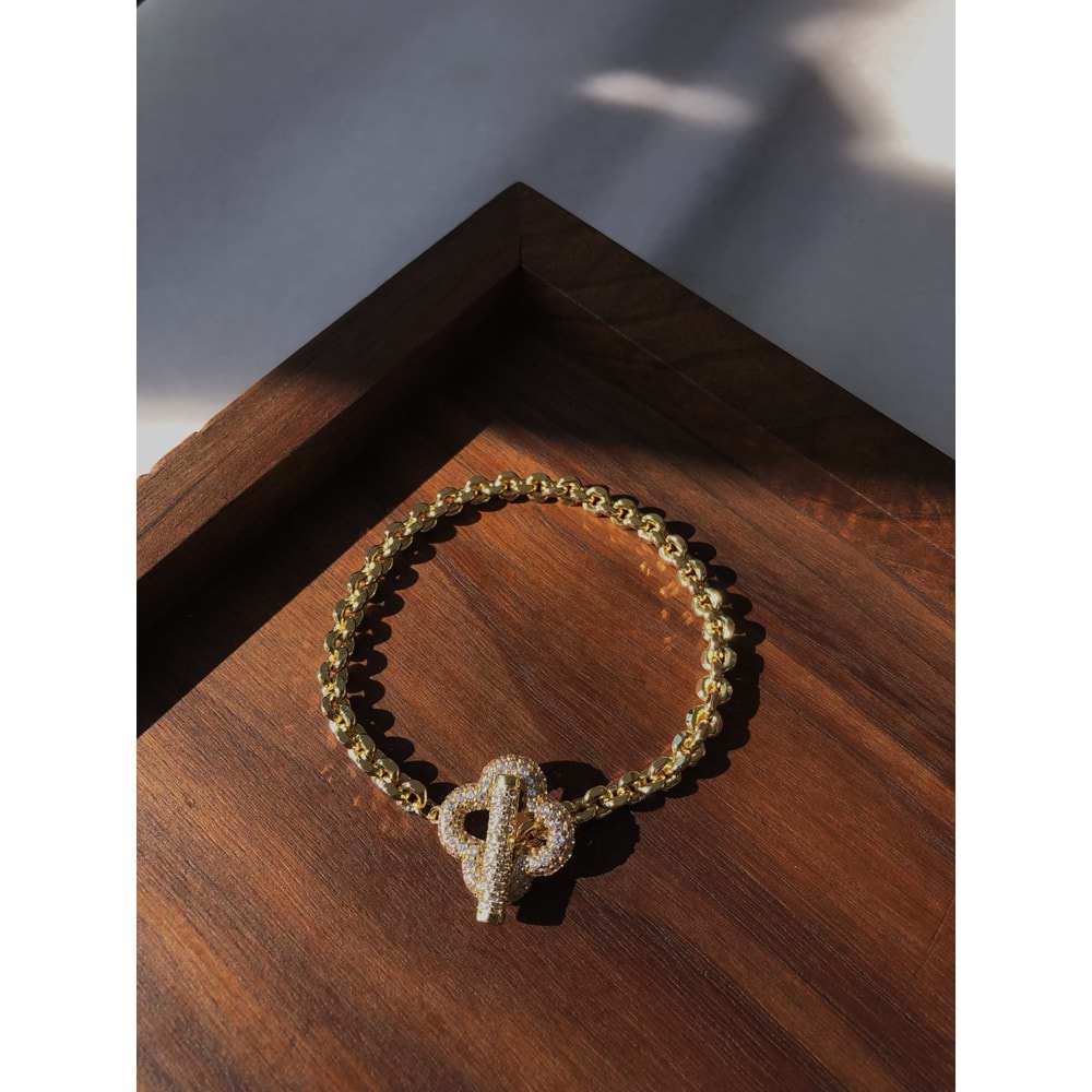 VIP Pırlantalı Yonca Bileklik